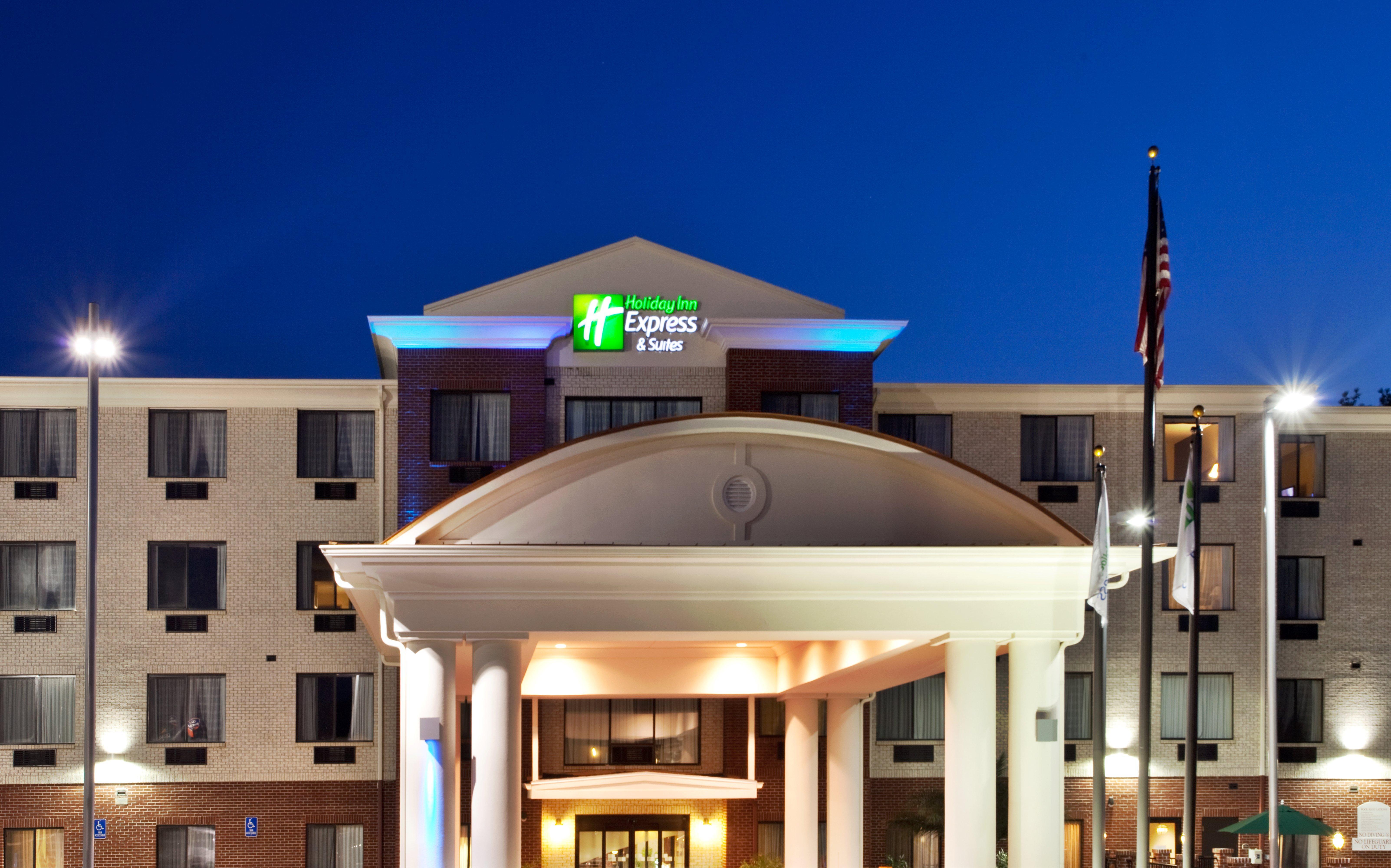 Hotel Express & Biloxi- By Ihg